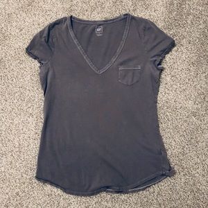 V-neck tee